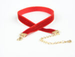 Červený sametový choker se zlatými puntíky