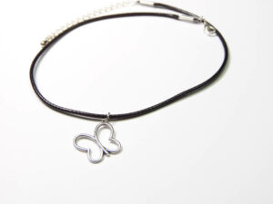 Choker s motýlkem