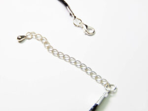 Choker s motýlkem