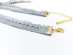 Elegantní šedý choker