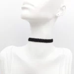Elegantní černý choker